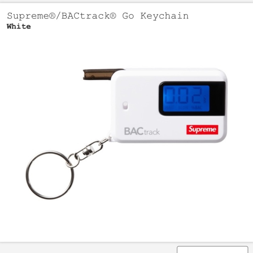 SS18 SUPREME BACTRACK GO BREATHALYZER KEYCHAIN - Picture 1 of 2